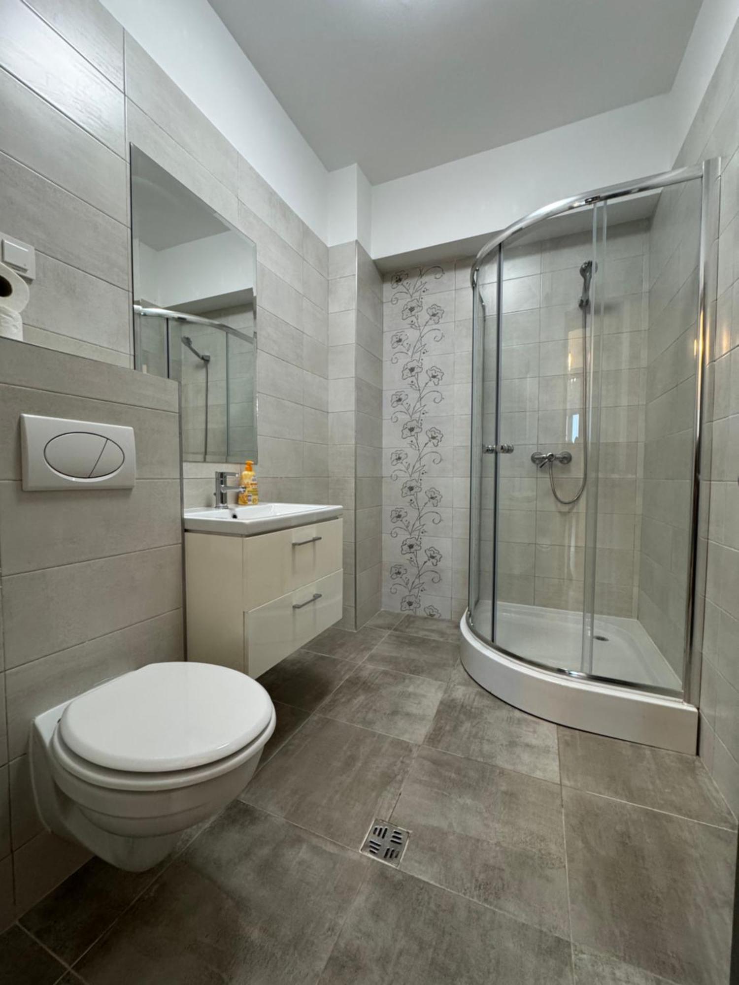 Nice Home For Your Family Iasi Ngoại thất bức ảnh